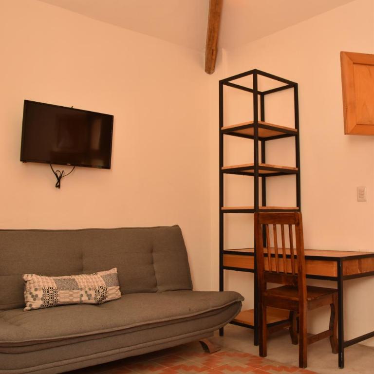 Hotel Mansion Primavera - Deluxe Double Room (2 Adults + 1 Child) - 9