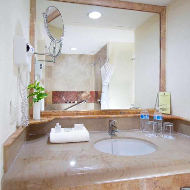 Plaza Pelicanos Grand Beach Resort All Inclusive - Zimmer mit Kingsize-Bett - 9