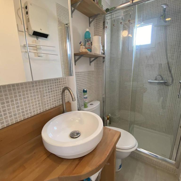 Appartement avec terrasse en front de mer LES ROMARINS - Appartement - Vue sur Mer - 7