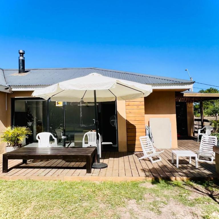 Casa ideal para vacaciones en familia - Three-Bedroom House - 17