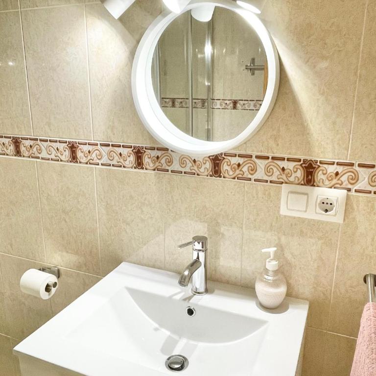 Villa Dulce - Two-Bedroom House - 22