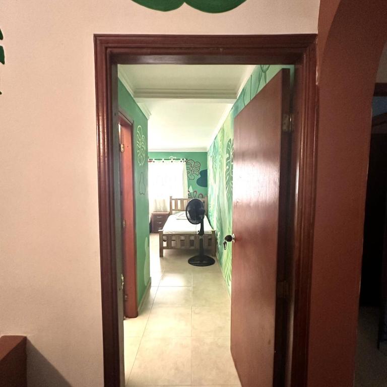 Hostal Casa Macondo - Triple Room with Private Bathroom - 1
