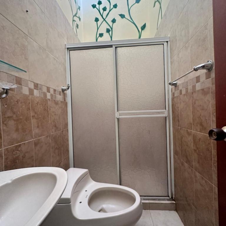 Hostal Casa Macondo - Triple Room with Private Bathroom - 3