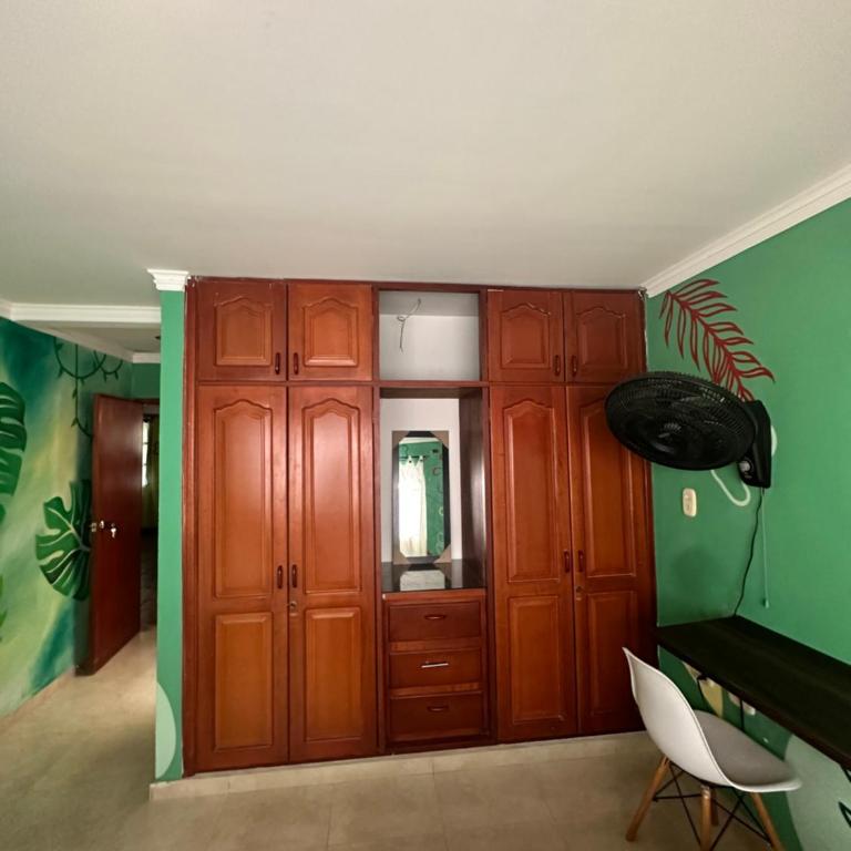 Hostal Casa Macondo - Triple Room with Private Bathroom - 7