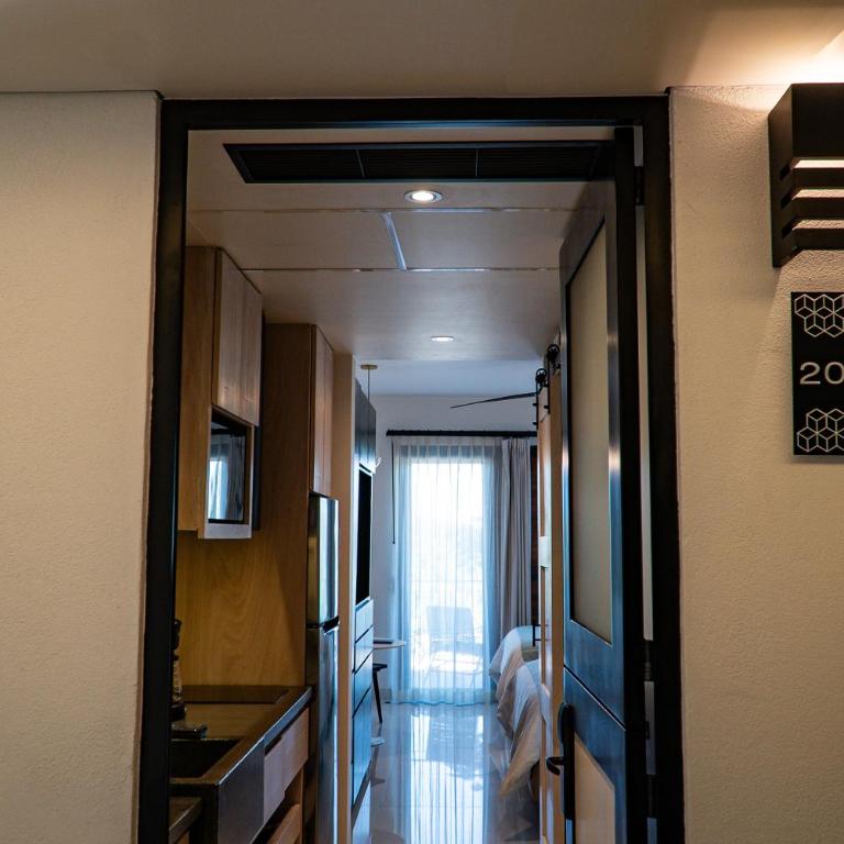 Flamboyan Hotel & Residences - Deluxe Room - 17