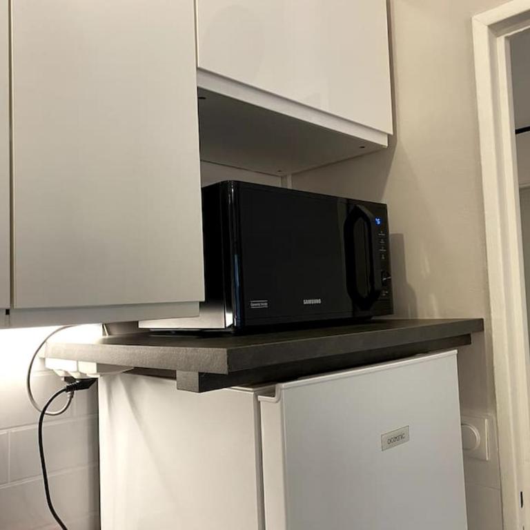 Studio balcon, centre ville, proximité plages, commerces, restaurants, musées... - Apartment mit 1 Schlafzimmer - 12