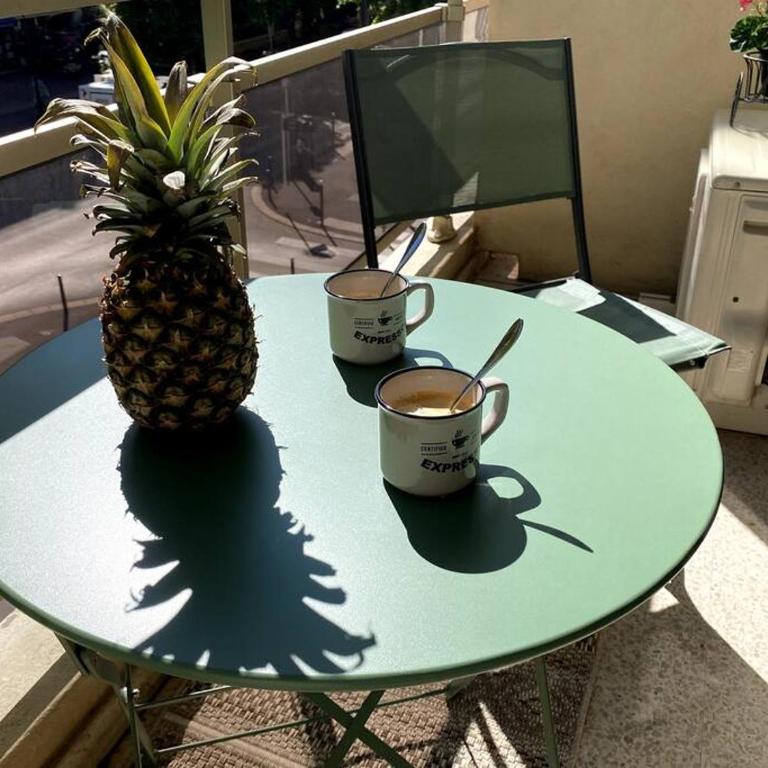 Studio balcon, centre ville, proximité plages, commerces, restaurants, musées... - Apartment mit 1 Schlafzimmer - 27