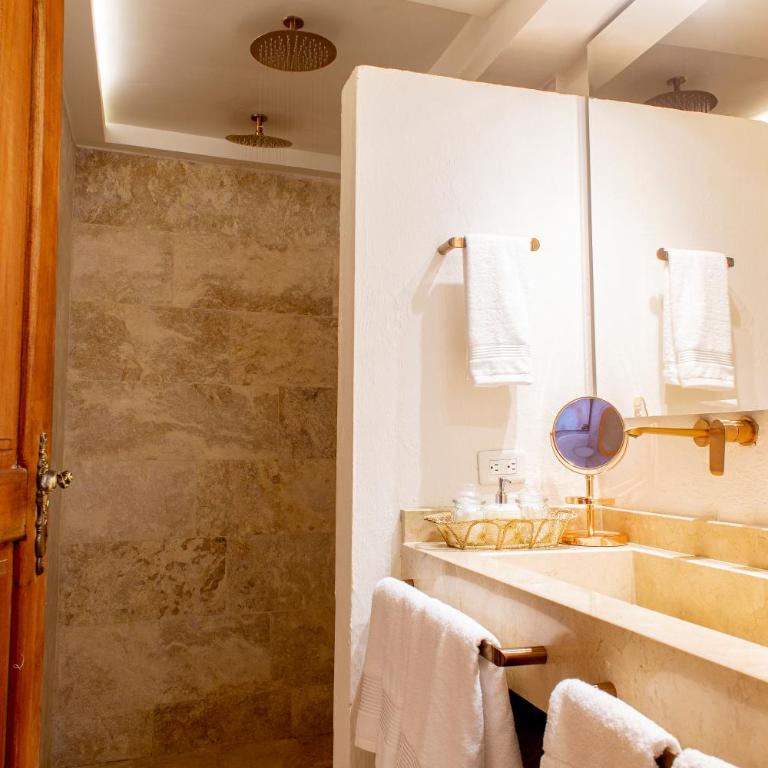 Palmas de Alba Hotel Boutique - Habitación Cuádruple con baño privado - 5