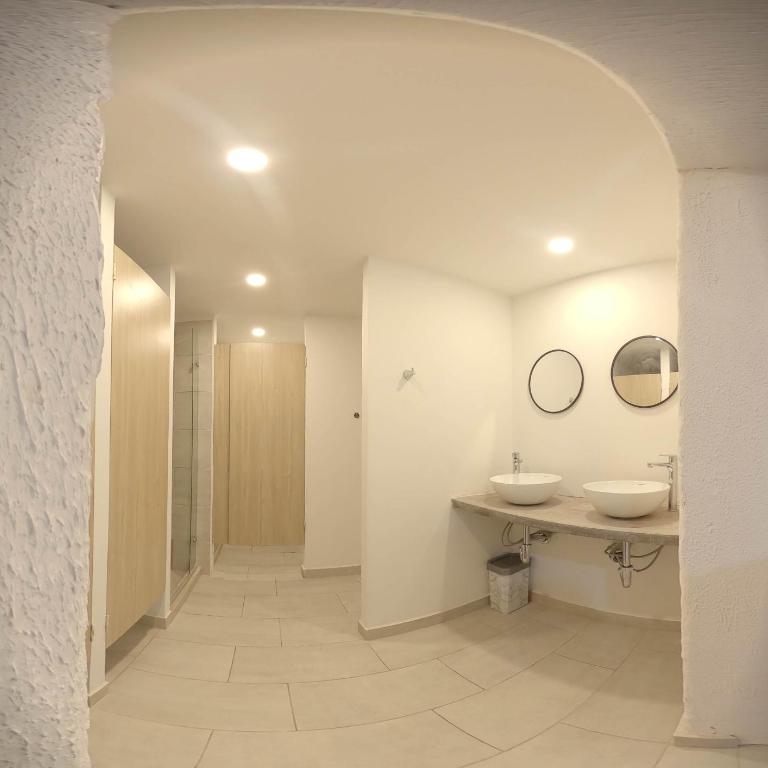 Casa de huéspedes en Usaquén - Habitación Compartida Mixta - 23