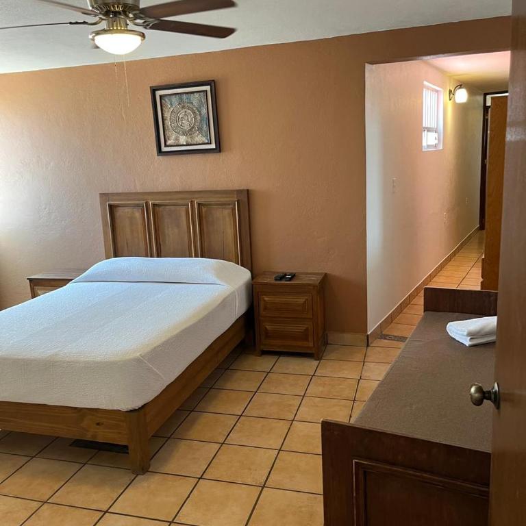 Hotel Jardín del Cantador - Quadruple Room - 13
