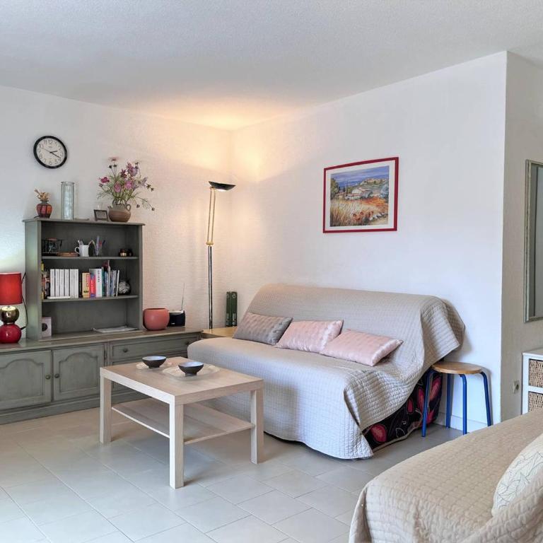 Appt Climatisé avec Piscine, 6 Couchages, Proche Plage, 2 Terrasses, Parking – Le Lavandou - FR-1-251-551 - Appartement - 2