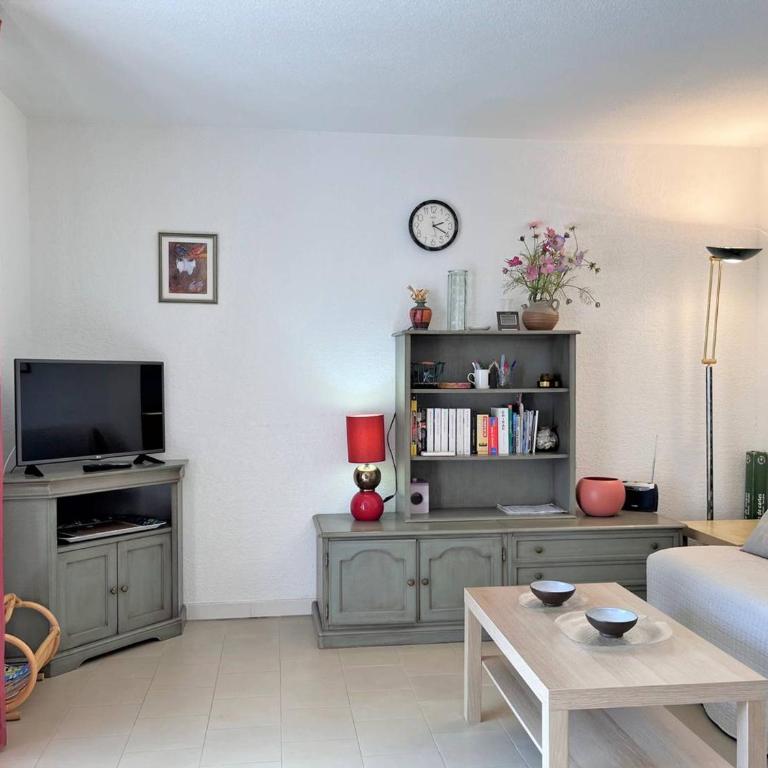 Appt Climatisé avec Piscine, 6 Couchages, Proche Plage, 2 Terrasses, Parking – Le Lavandou - FR-1-251-551 - Appartement - 3