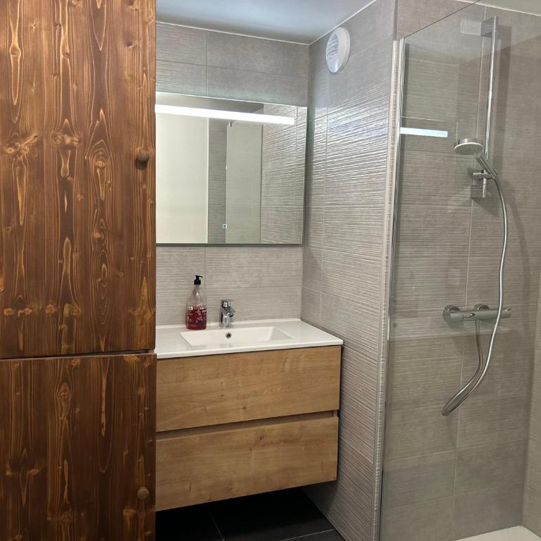 Chaleureux duplex aux Gets - Proche des pistes et des commerces, 8 couchages, WiFi, parking inclus - FR-1-623-355 - Apartment - 6