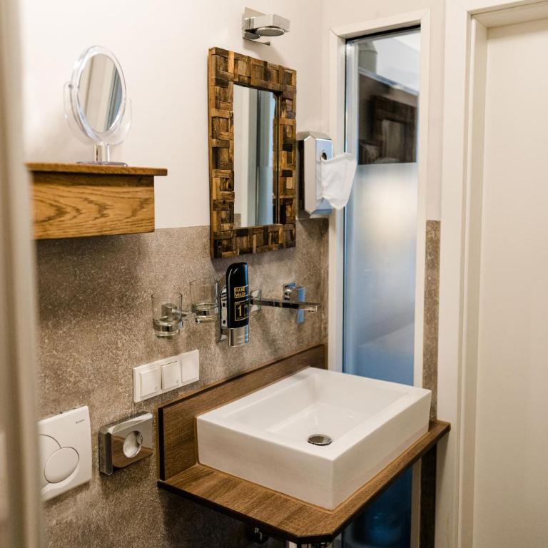 Hotel Goldene Steig - Doppelzimmer mit eigenem Bad - 4