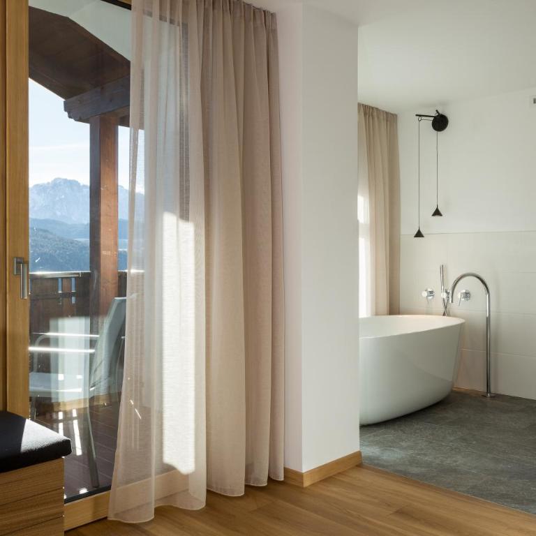 Granpanorama Hotel StephansHof - Romantik Suite mit Sauna, Balkon und Bergblick - 3