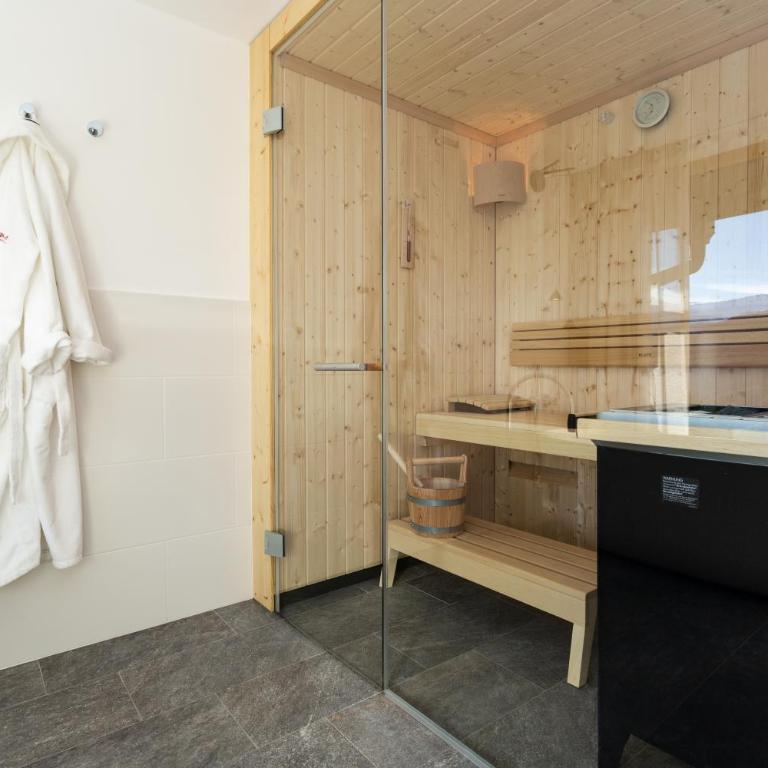 Granpanorama Hotel StephansHof - Romantik Suite mit Sauna, Balkon und Bergblick - 1