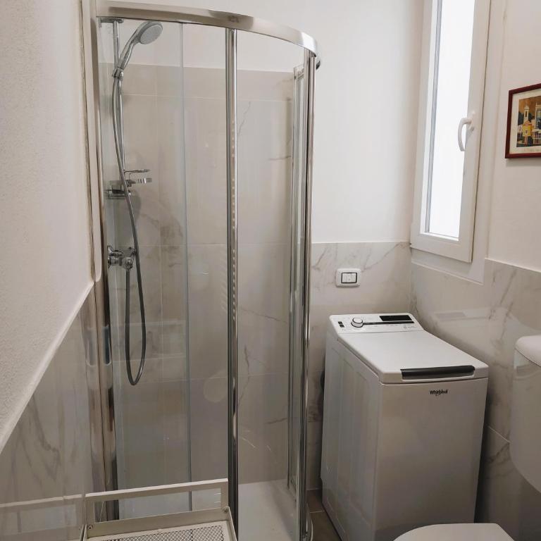 MonteRoom-Apartments - One-Bedroom Apartment - 6