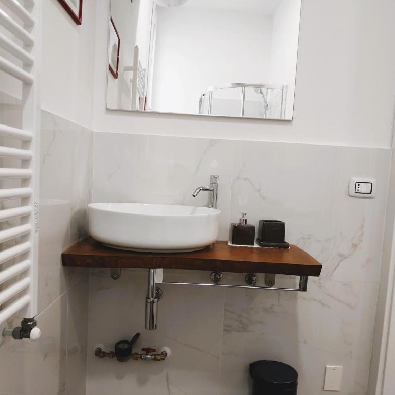 MonteRoom-Apartments - One-Bedroom Apartment - 5