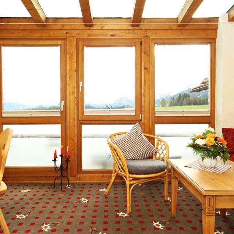 Landhotel Alphorn - Einzelzimmer mit Balkon - 4