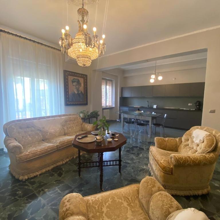La casa del Professore - Downtown luxury stay - Three-Bedroom Apartment - 3