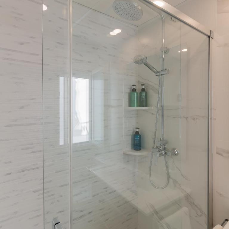 Luxury El Patio de la Juderia - Two-Bedroom Apartment - 15