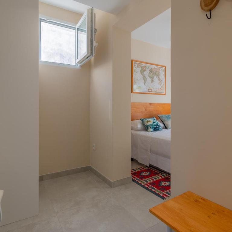 Luxury El Patio de la Juderia - Two-Bedroom Apartment - 17