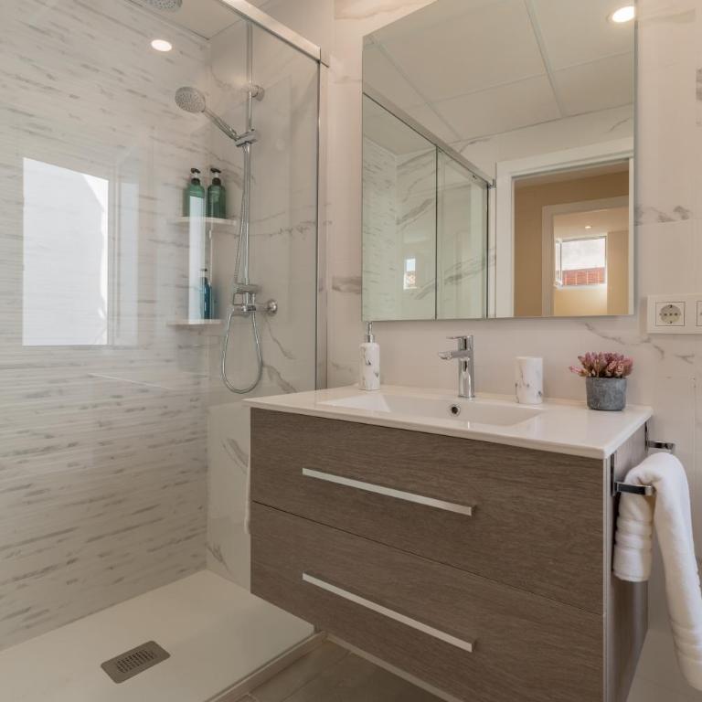 Luxury El Patio de la Juderia - Two-Bedroom Apartment - 14