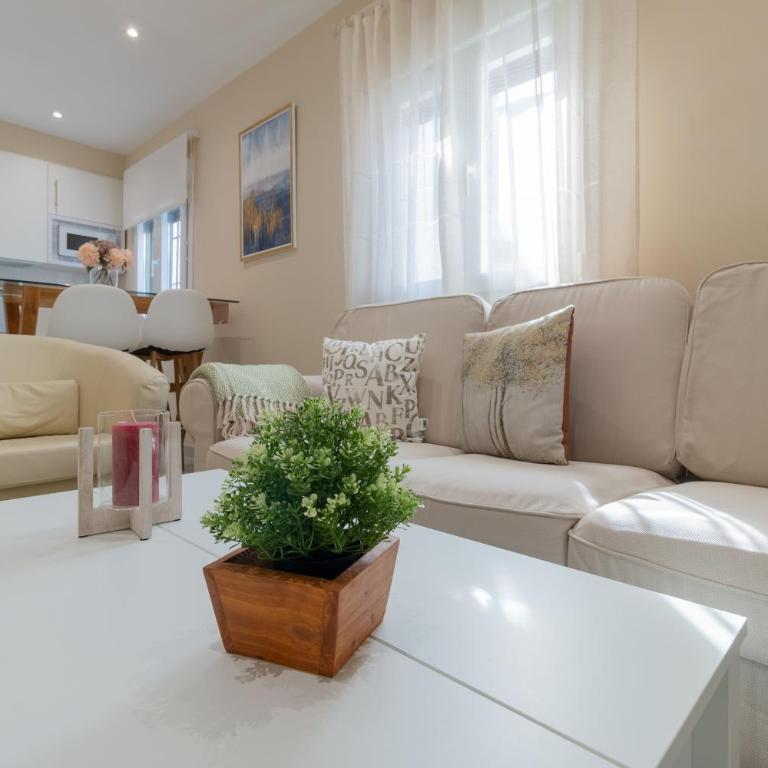 Luxury El Patio de la Juderia - Two-Bedroom Apartment - 5
