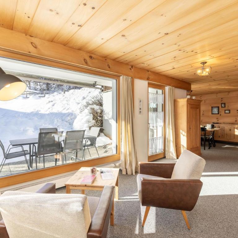 Chasa Val Parterre - Apartment mit Blick auf die Berge - 1