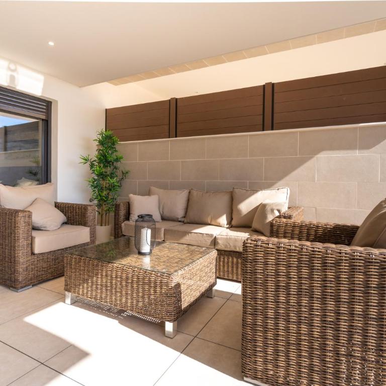 Lotus apartment with pool by Costarentals- Ref 240 - Apartamento de 3 dormitorios - 17