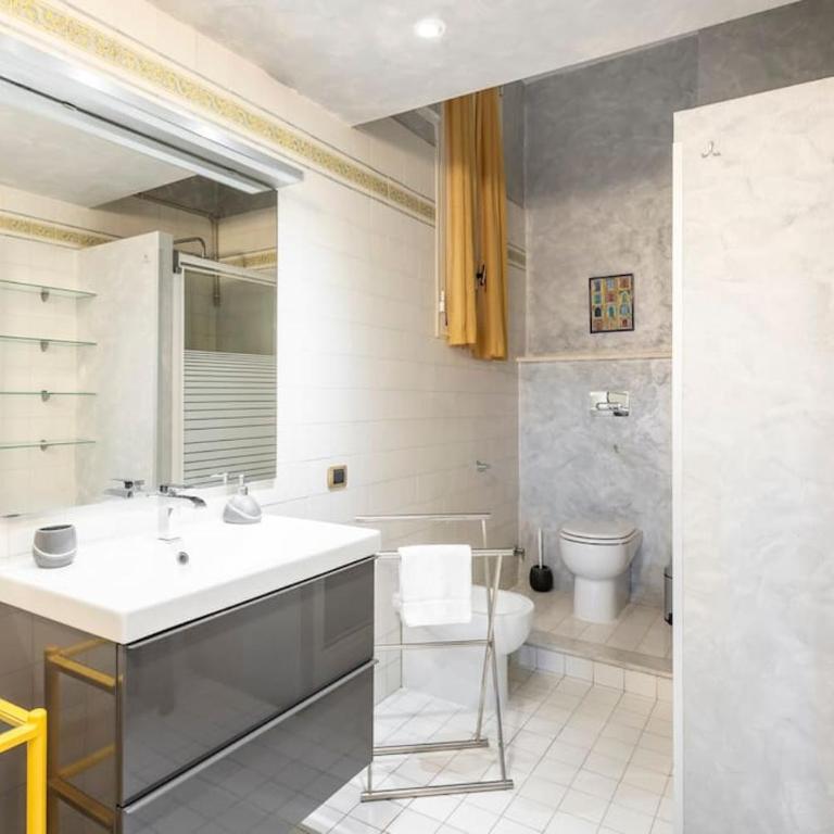Stunning Center Rome Apartment - Appartamento con 2 Camere da Letto - 6