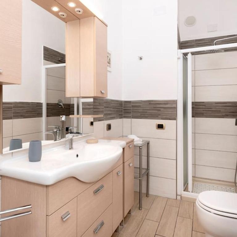 Stunning Center Rome Apartment - Appartamento con 2 Camere da Letto - 10