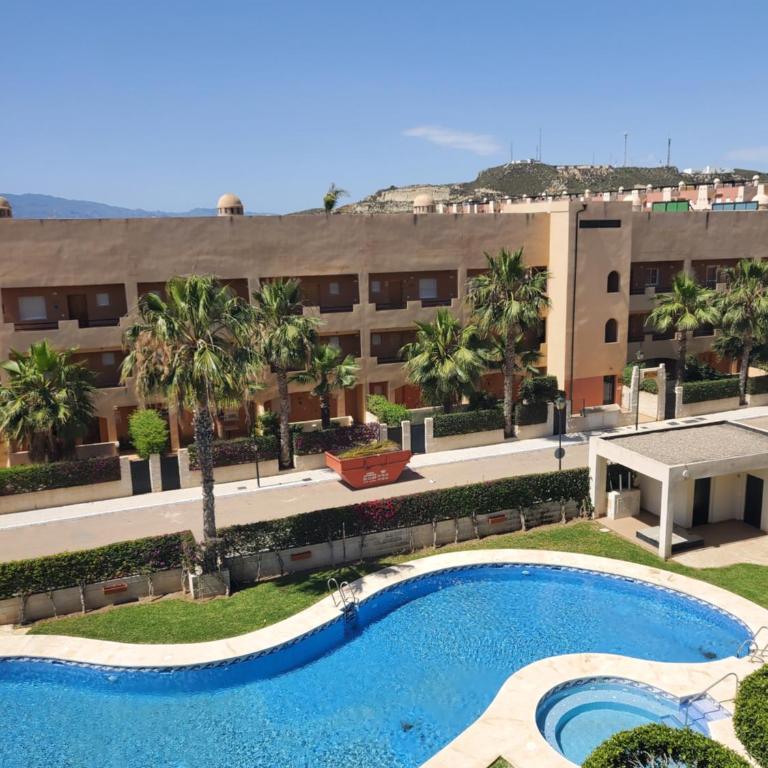 Ático dúplex con piscina privada y vistas al mar! - Apartamento de 1 dormitorio - 12