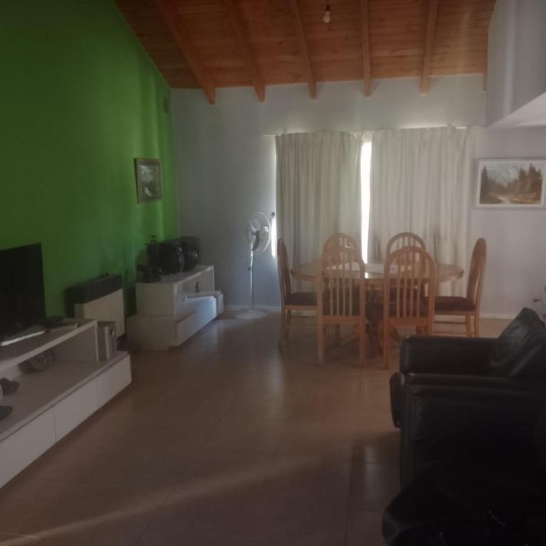 Casa amplia con pileta 9 personas - Casa de 5 dormitorios - 8