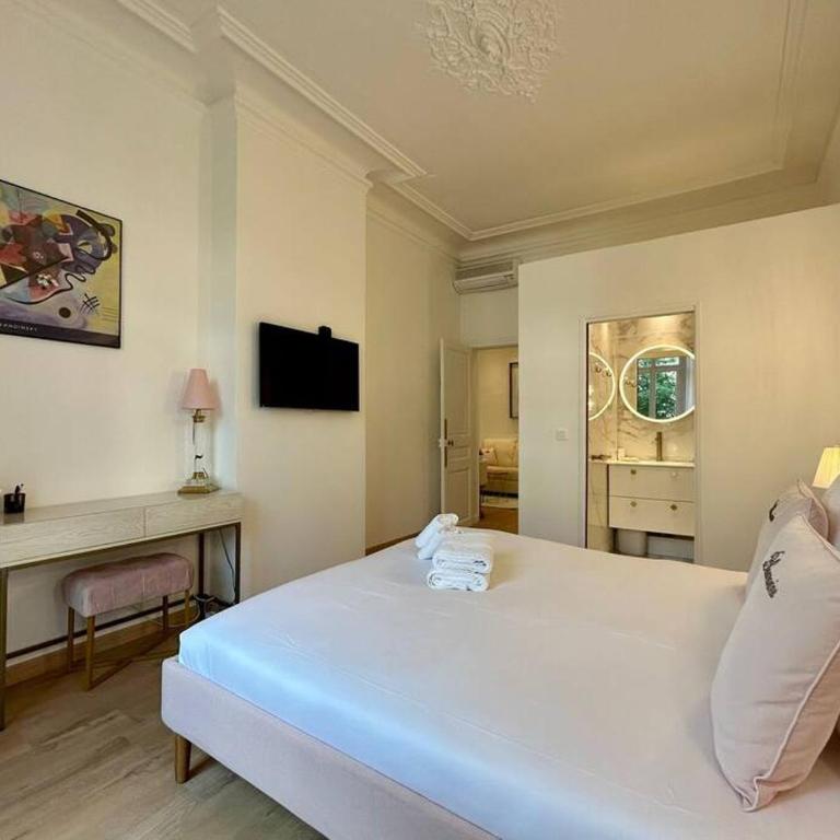 Charme et Volupté à République - Appartement - 28