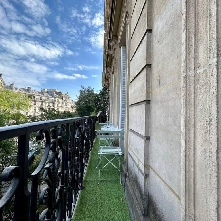 Charme et Volupté à République - Appartement - 34