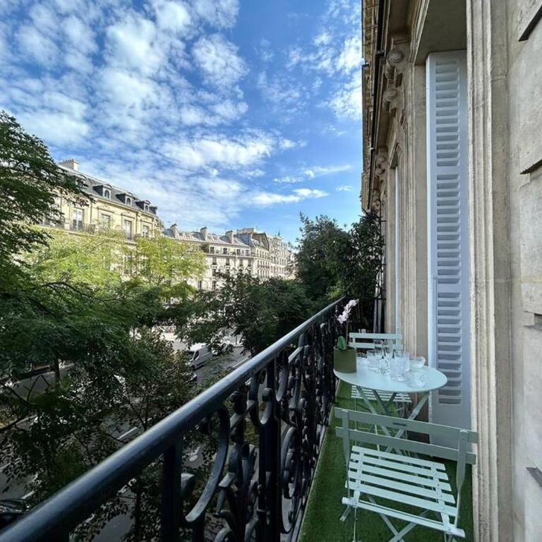 Charme et Volupté à République - Appartement - 33