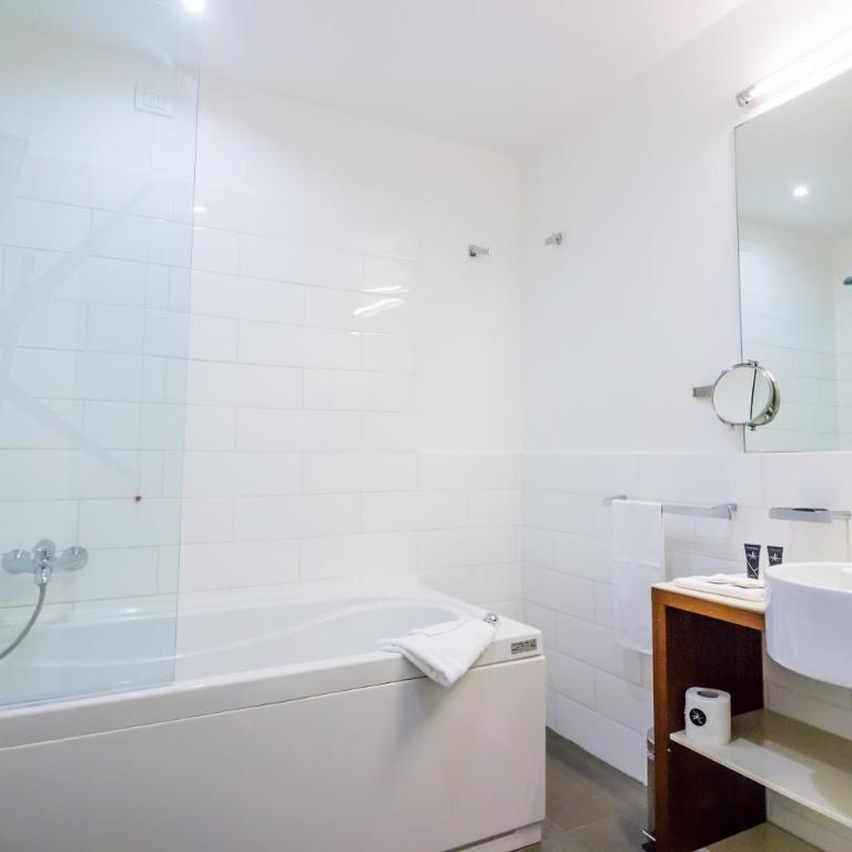Black Hotel - Superior Double Room - 6