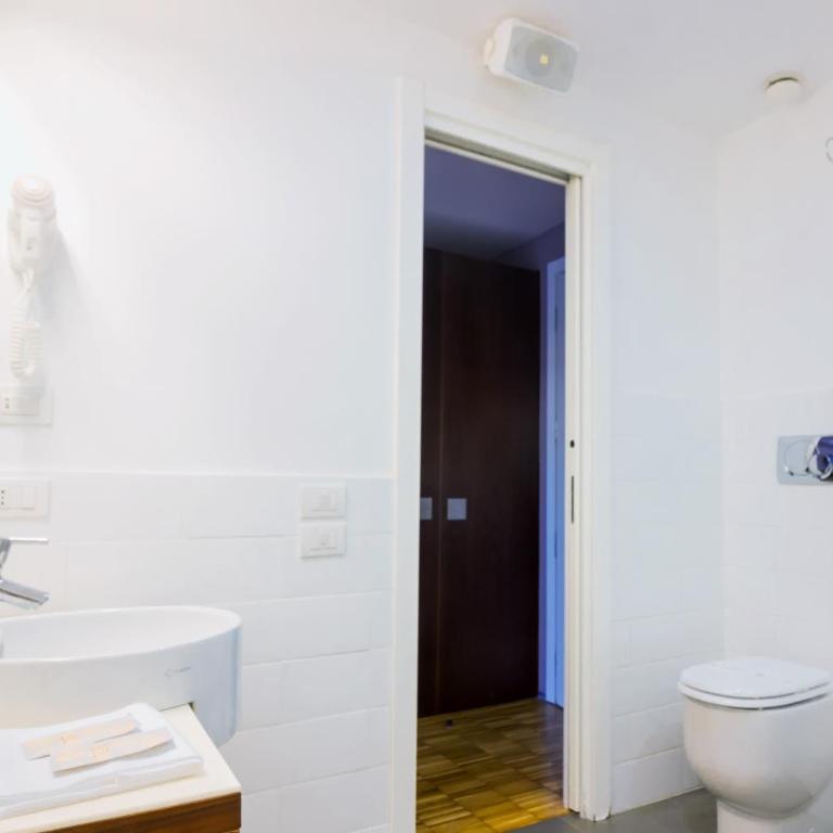 Black Hotel - Superior Double Room - 5