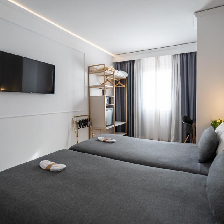 Hotel Conqueridor - Double or Twin Room - 4