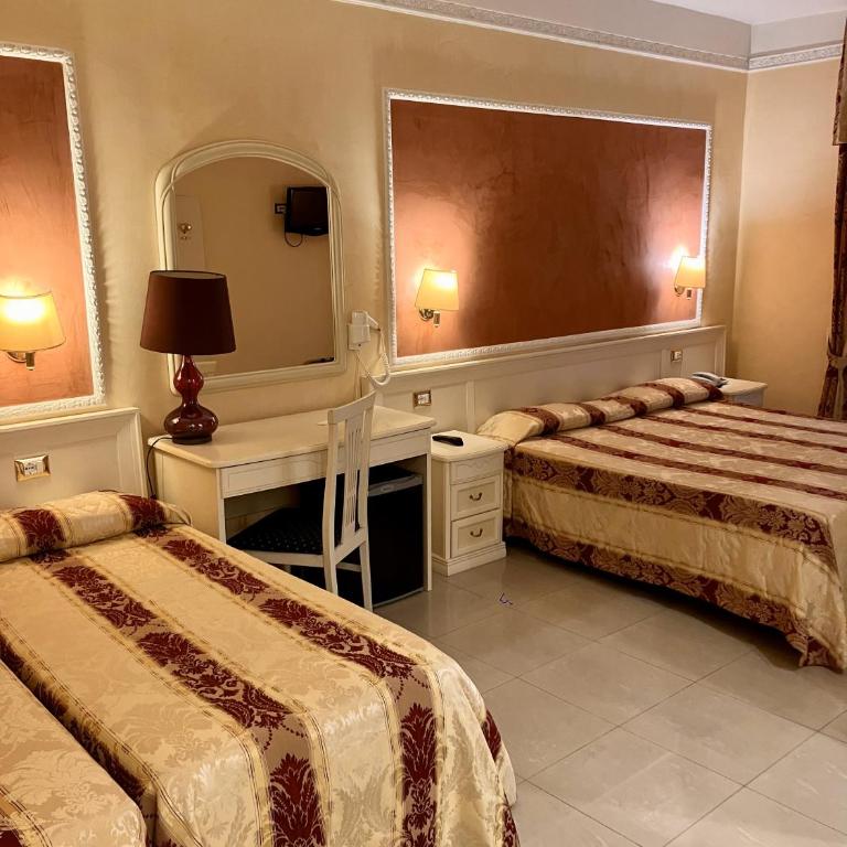 Hotel Erdarelli - Camera Familiare - 1
