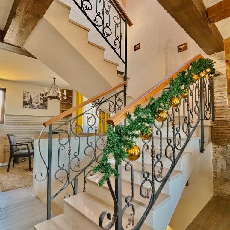 Savoja Žabljak - Four-Bedroom House - 9