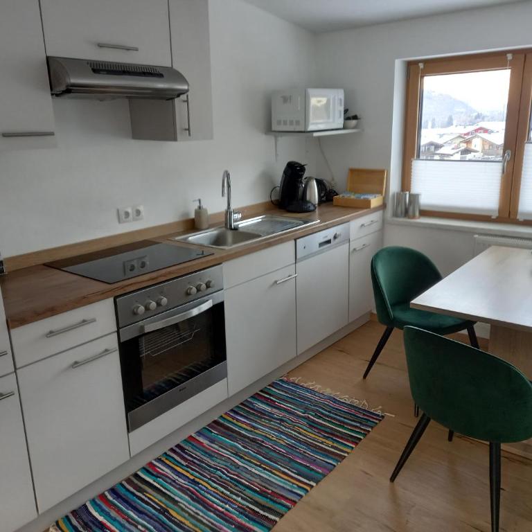 Lovely Rita Studio, modern Studio - balcony and mountain view - center Kaprun - Studio-Apartment - 3