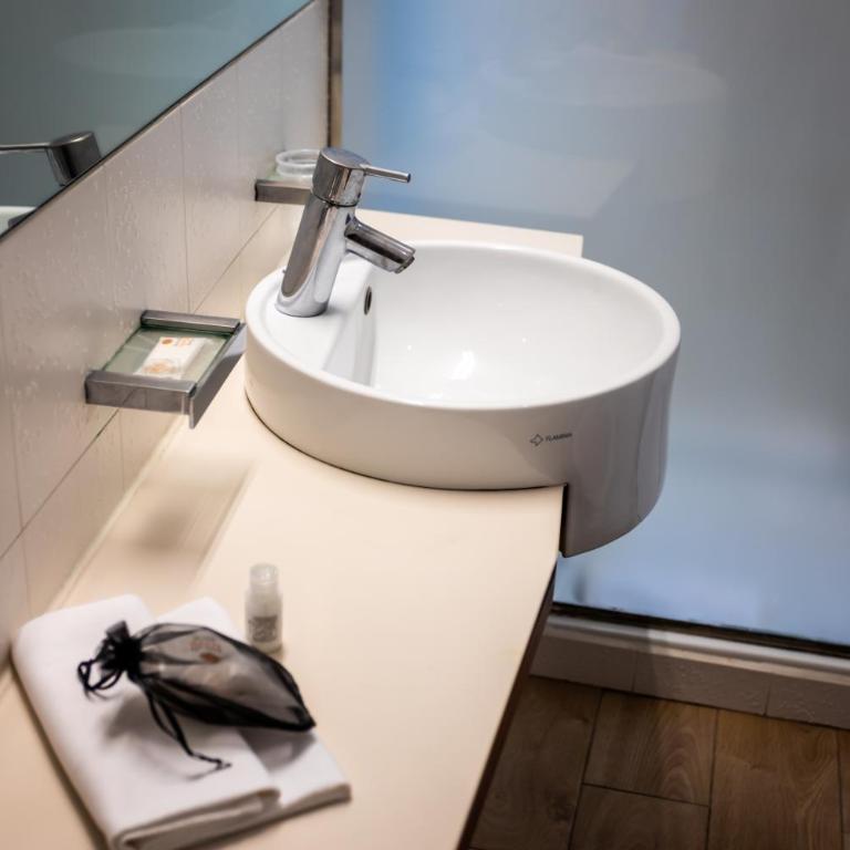 Black Hotel - Double or Twin Room - 3