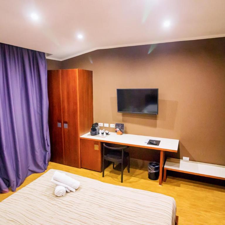 Black Hotel - Superior Double Room - 2