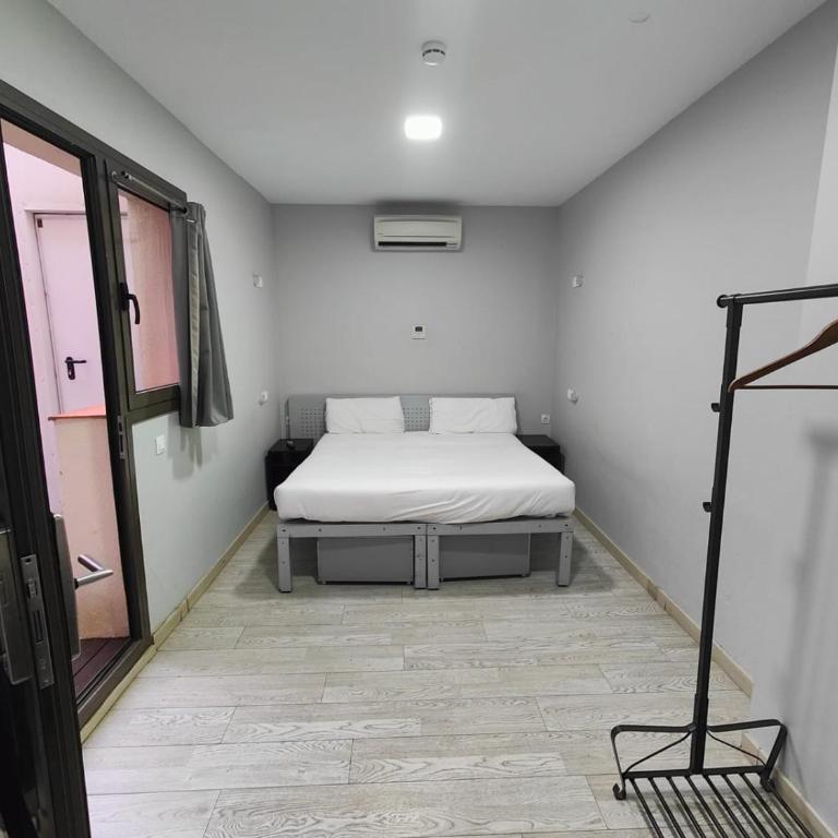 BcnSportHostels - Family Room with Private Bathroom - 3