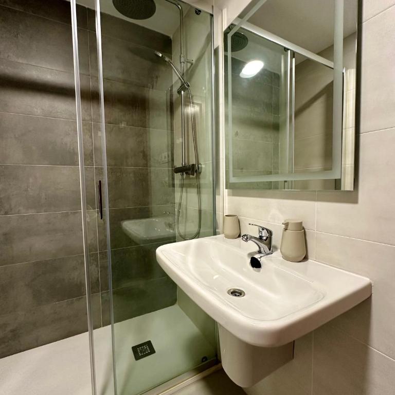 Habitación CONFORT CENTRO para 2 personas - Double Room with Private Bathroom - 5