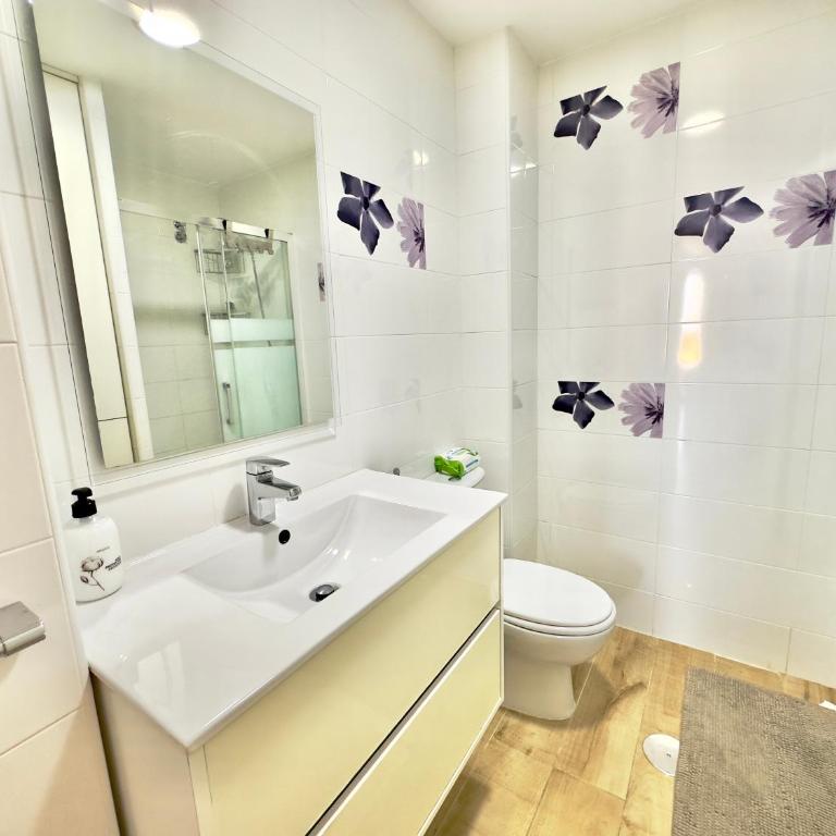 Gorgeous Seaside Apartment in Carihuela - Apartamento de 2 dormitorios - 22