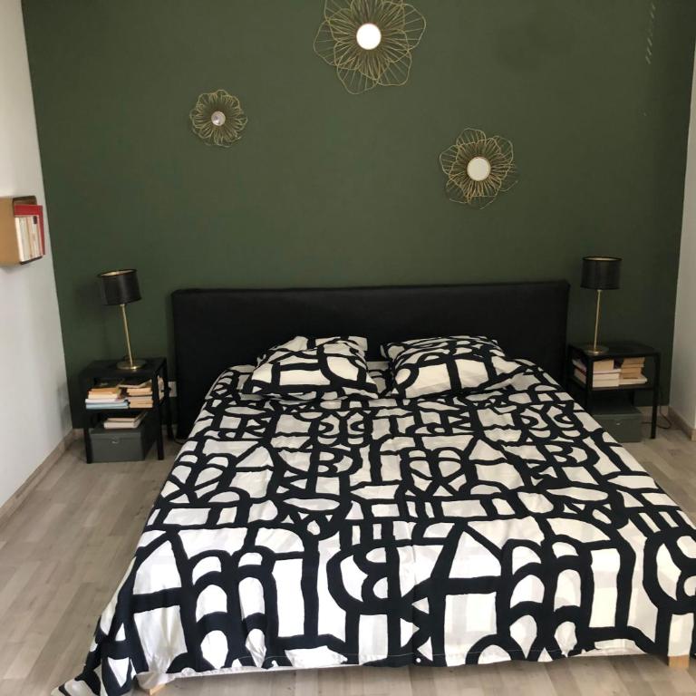 Maison avec jardin et piscine - Villa 1 Chambre - 3