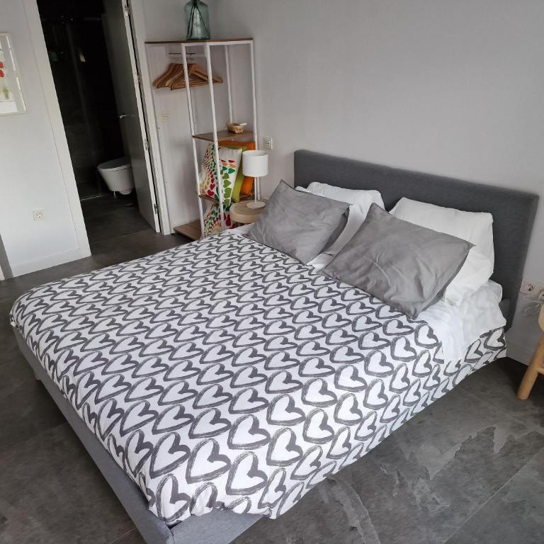 Atico en Puerta Osario - Two-Bedroom Apartment - 50